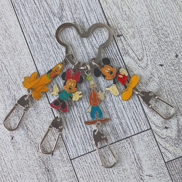 Disney Characters Keychain Metal & Enamel Mickey Head Split Ring w 4 Characters - Picture 1 of 11